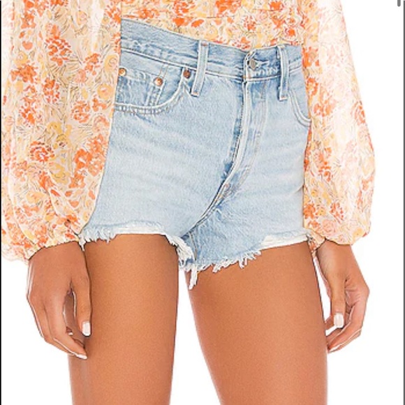 Levi’s 501 Shorts - Picture 3 of 9